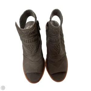 Boots Ankle Heels By Vince Camuto In Grey, Size: 5.5
