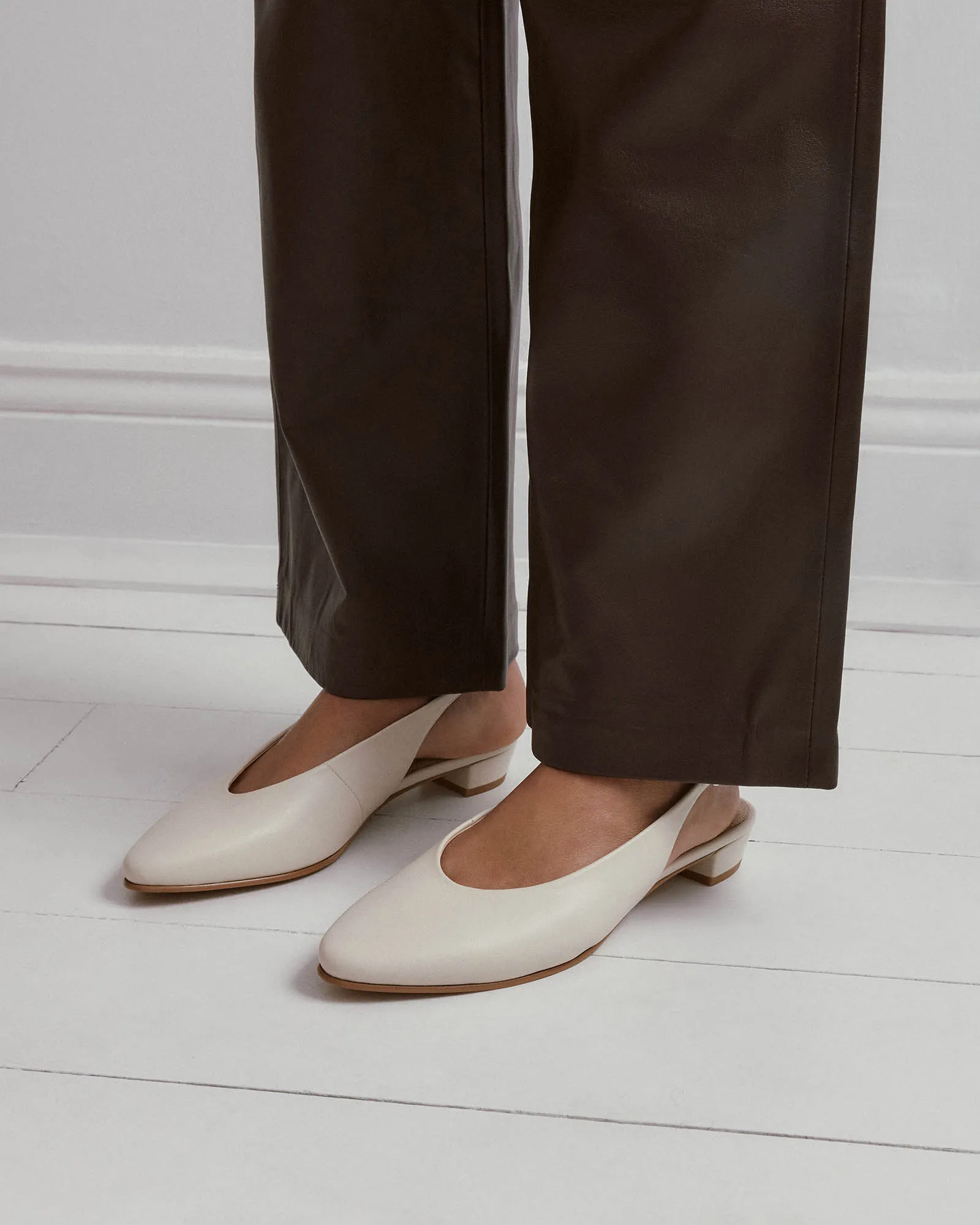 BRYCE DRESS FLATS OFF WHITE LEATHER Jo Mercer