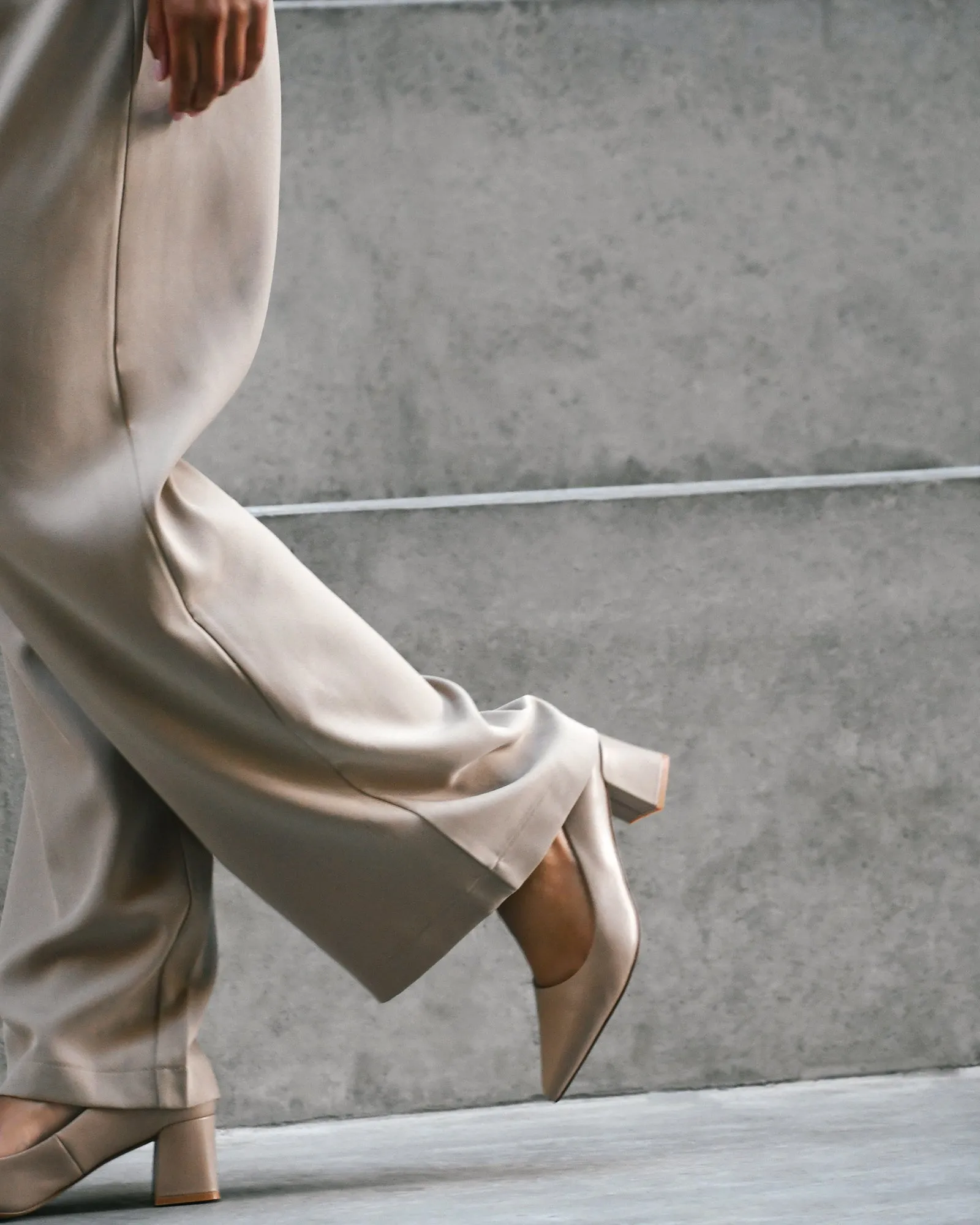 CARRINGTON LOW HEELS TAUPE LEATHER Jo Mercer