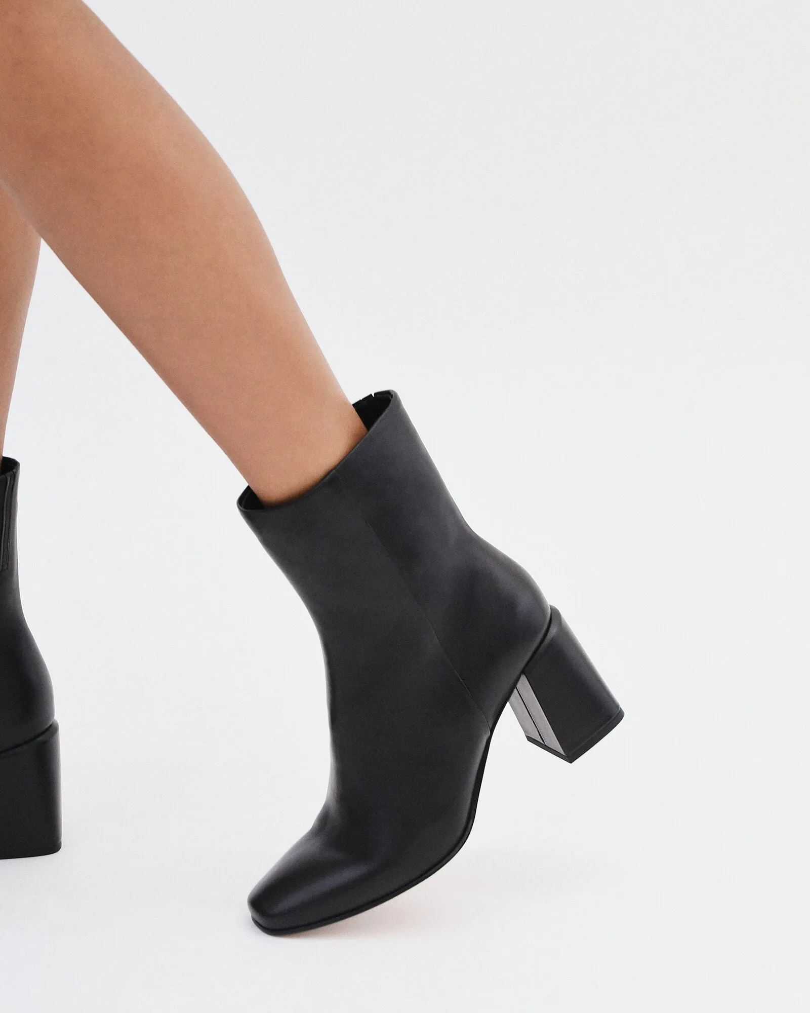 DAKOTA MID ANKLE BOOTS BLACK LEATHER Jo Mercer