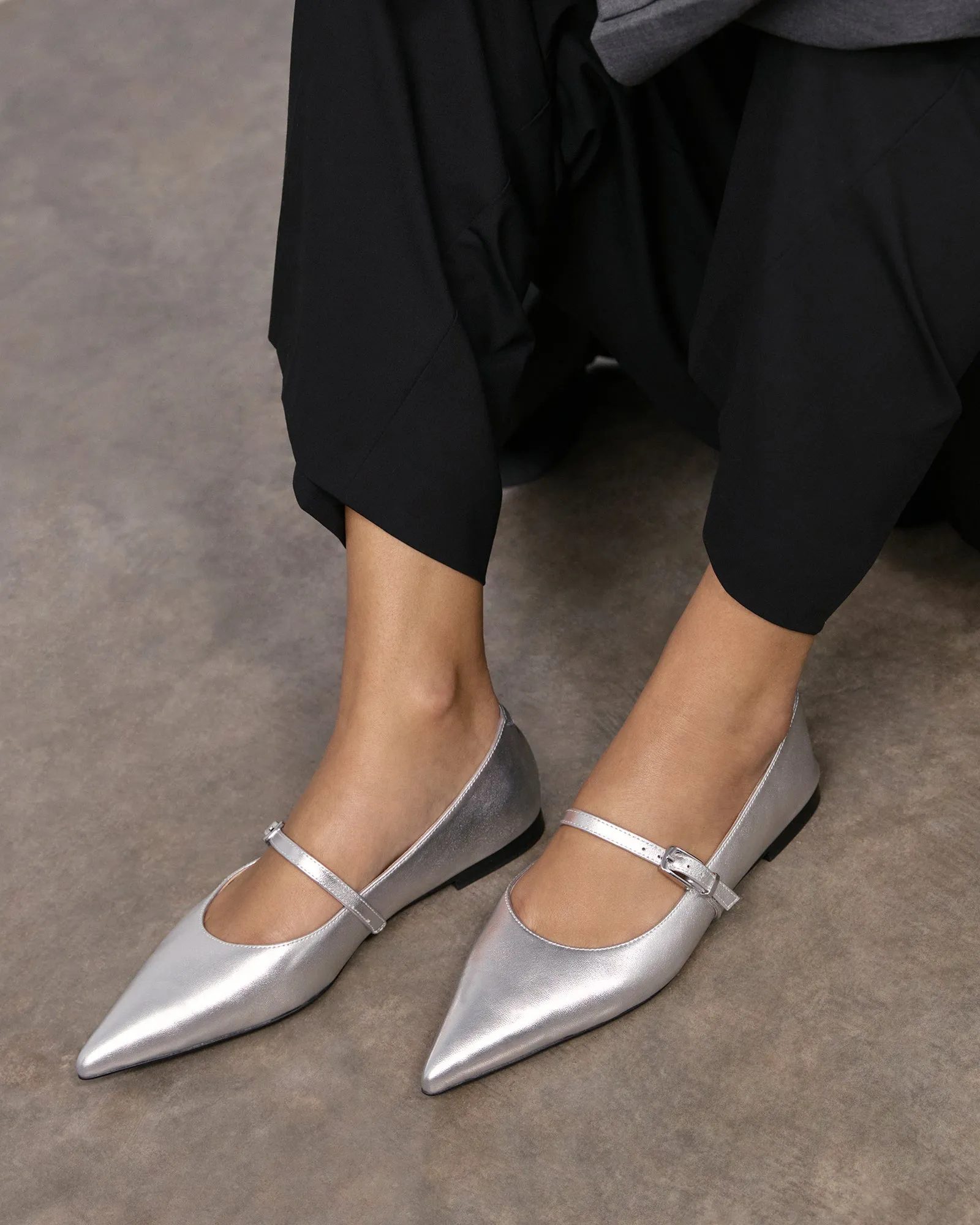DILARIA DRESS FLATS SILVER LEATHER Jo Mercer
