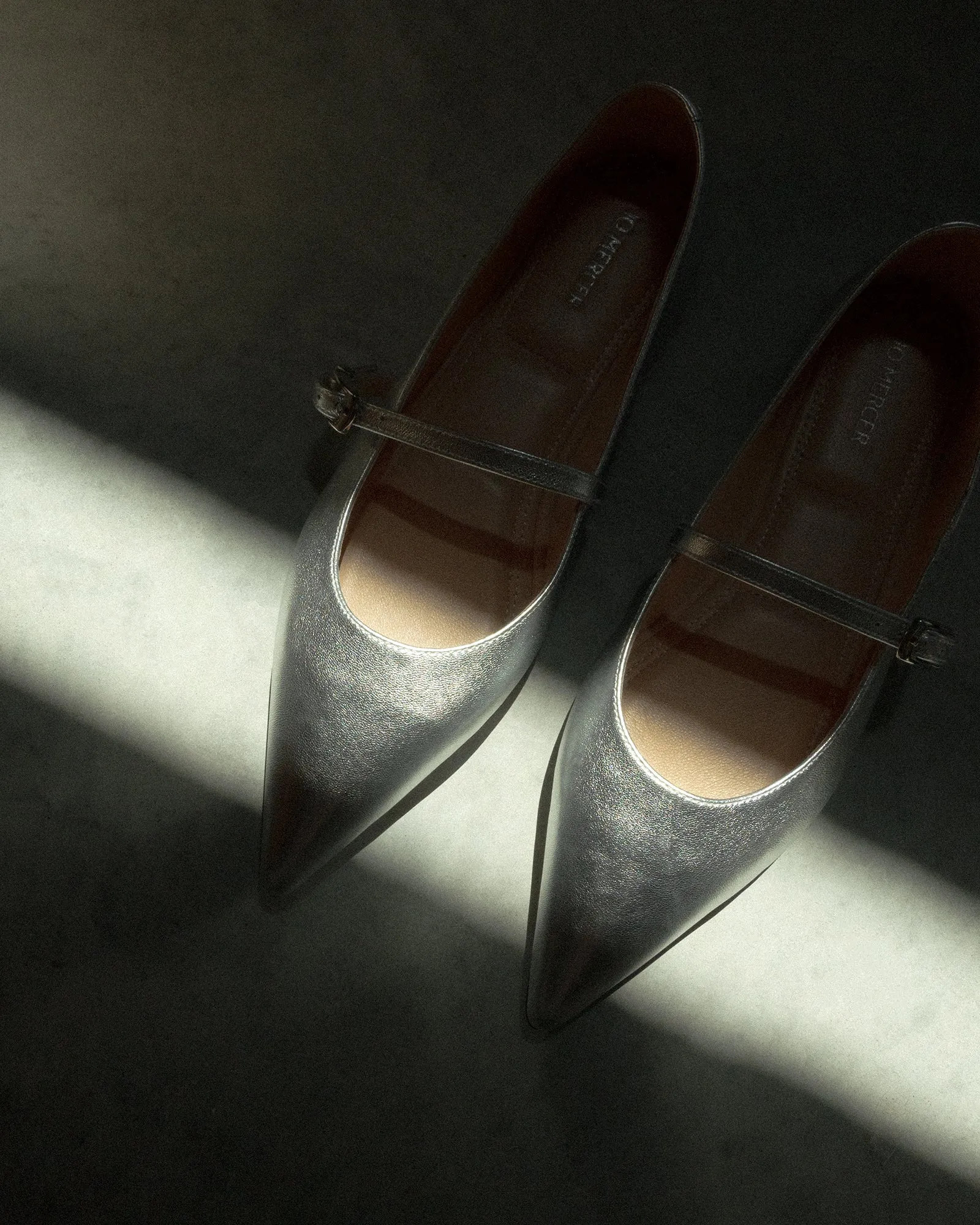 DILARIA DRESS FLATS SILVER LEATHER Jo Mercer