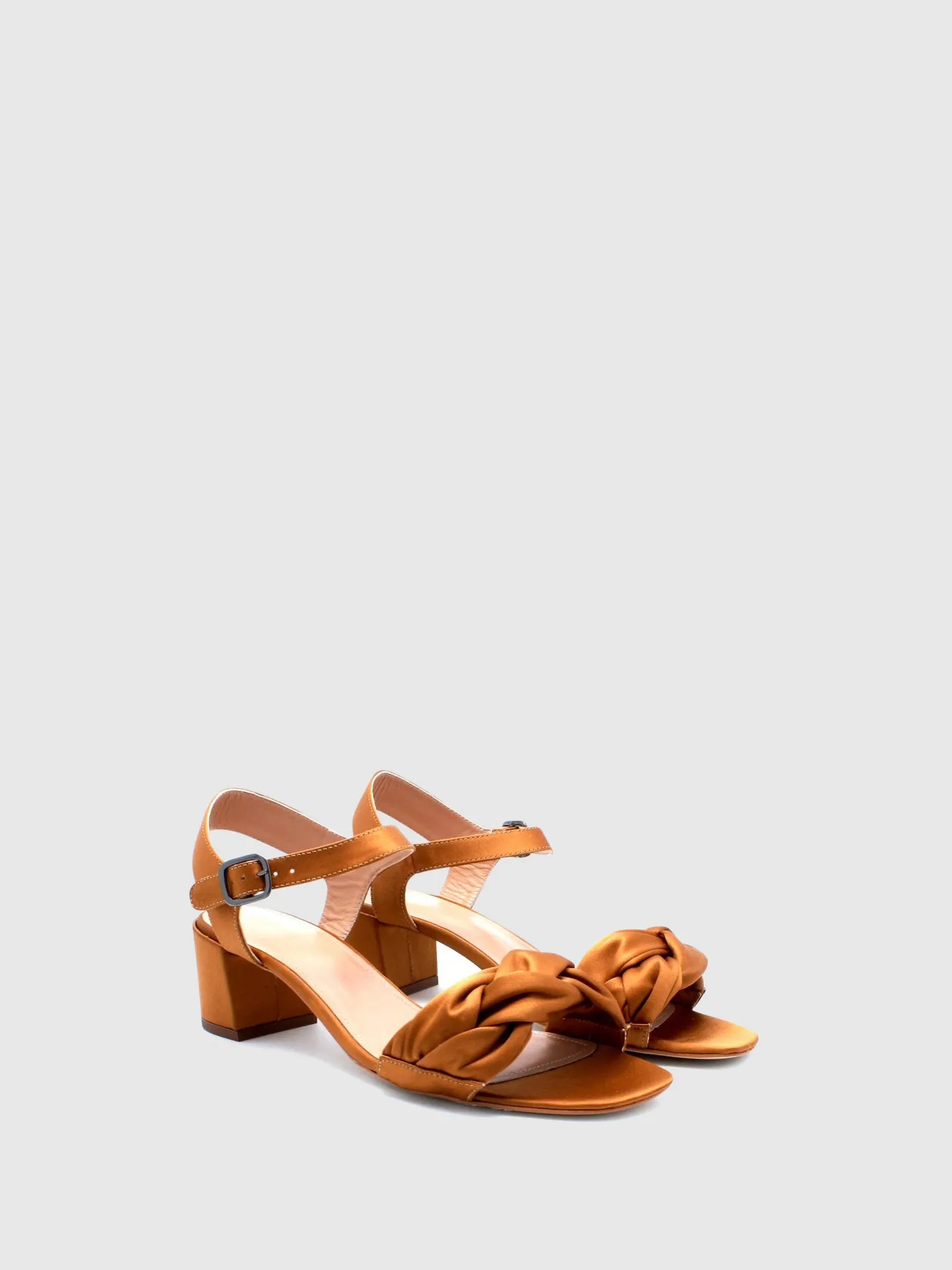 Heel Sandals E05L2 Camel
