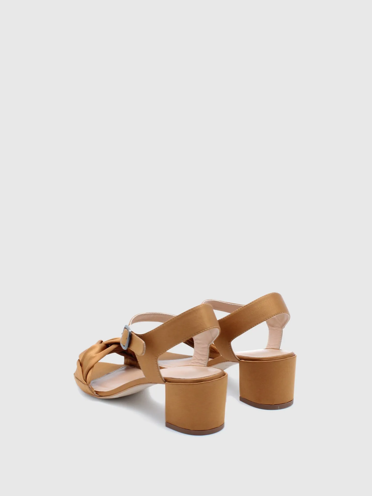 Heel Sandals E05L2 Camel