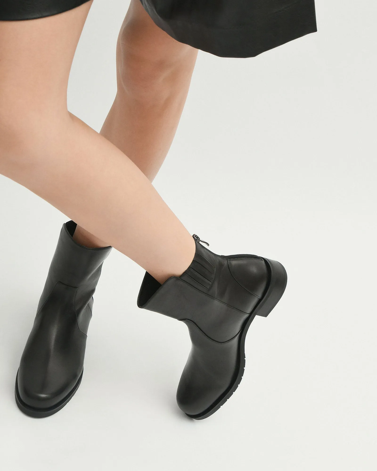 JOHNSTON FLAT ANKLE BOOTS BLACK LEATHER Jo Mercer