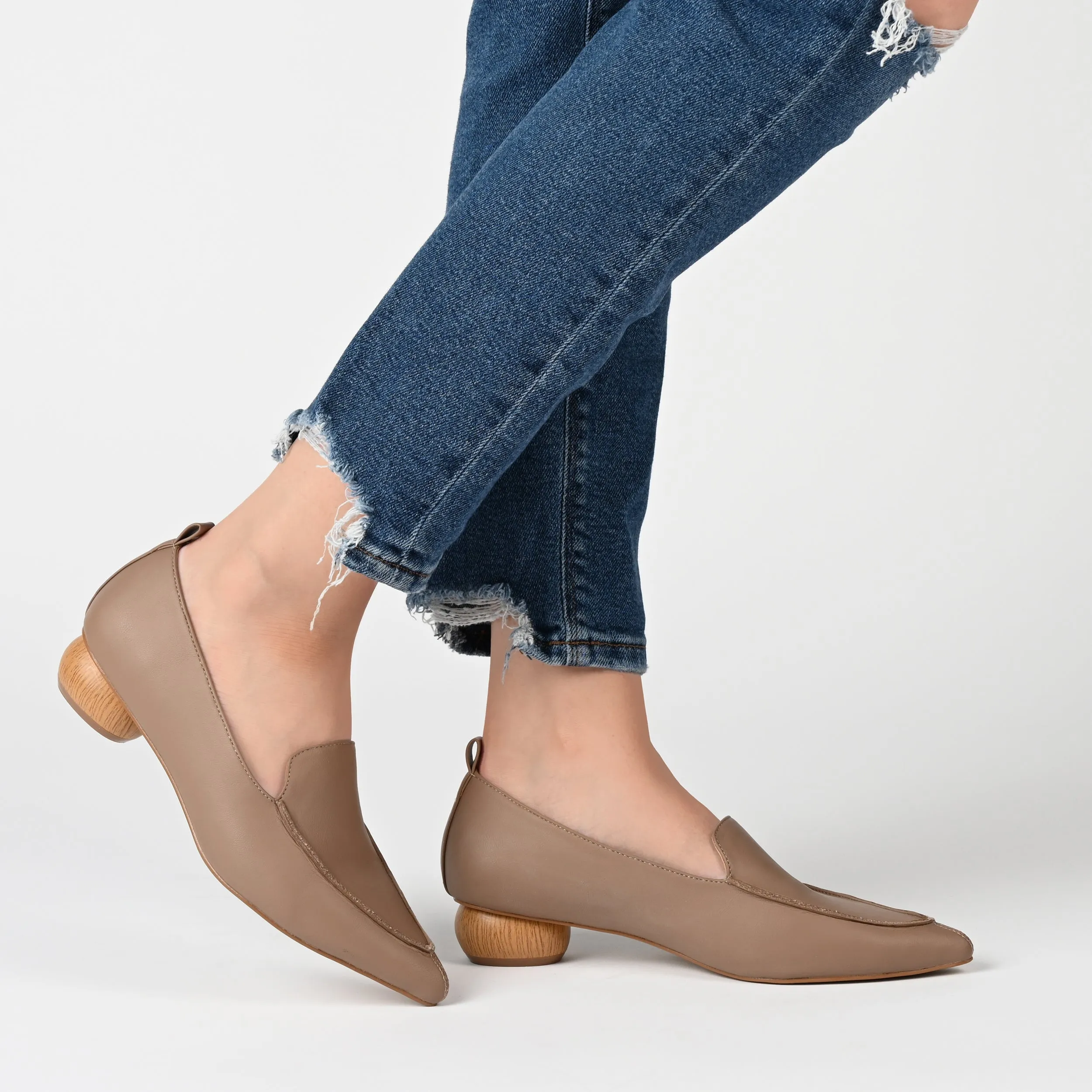 Journee Collection Women's Maggs Flat