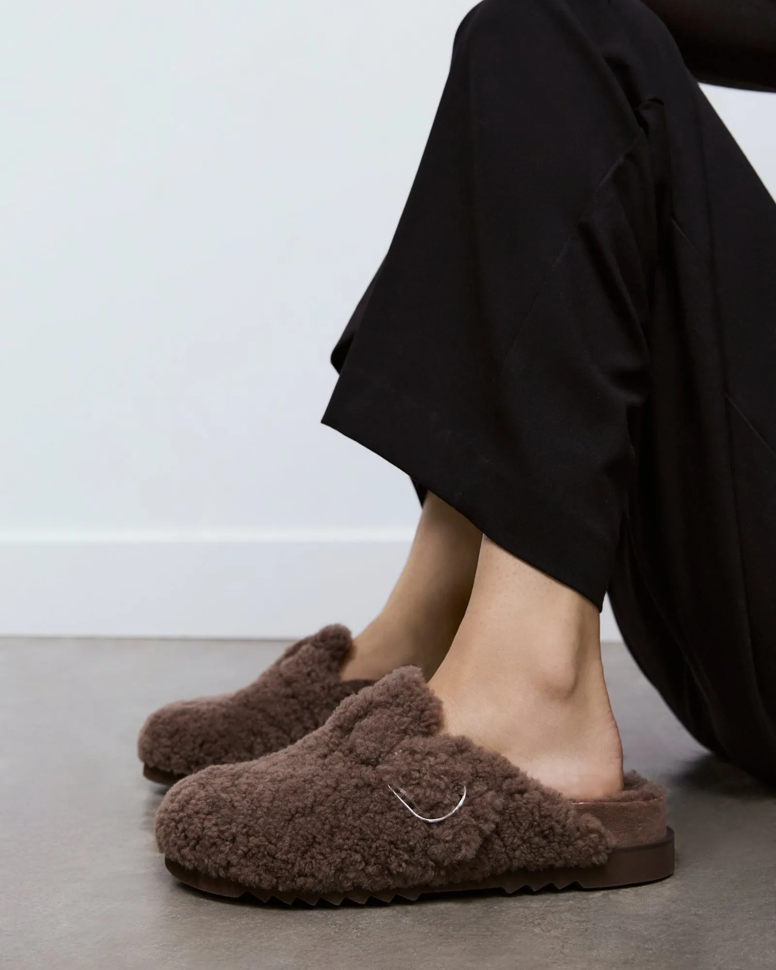 JUNIE CASUAL FLATS TAUPE SHEARLING Jo Mercer