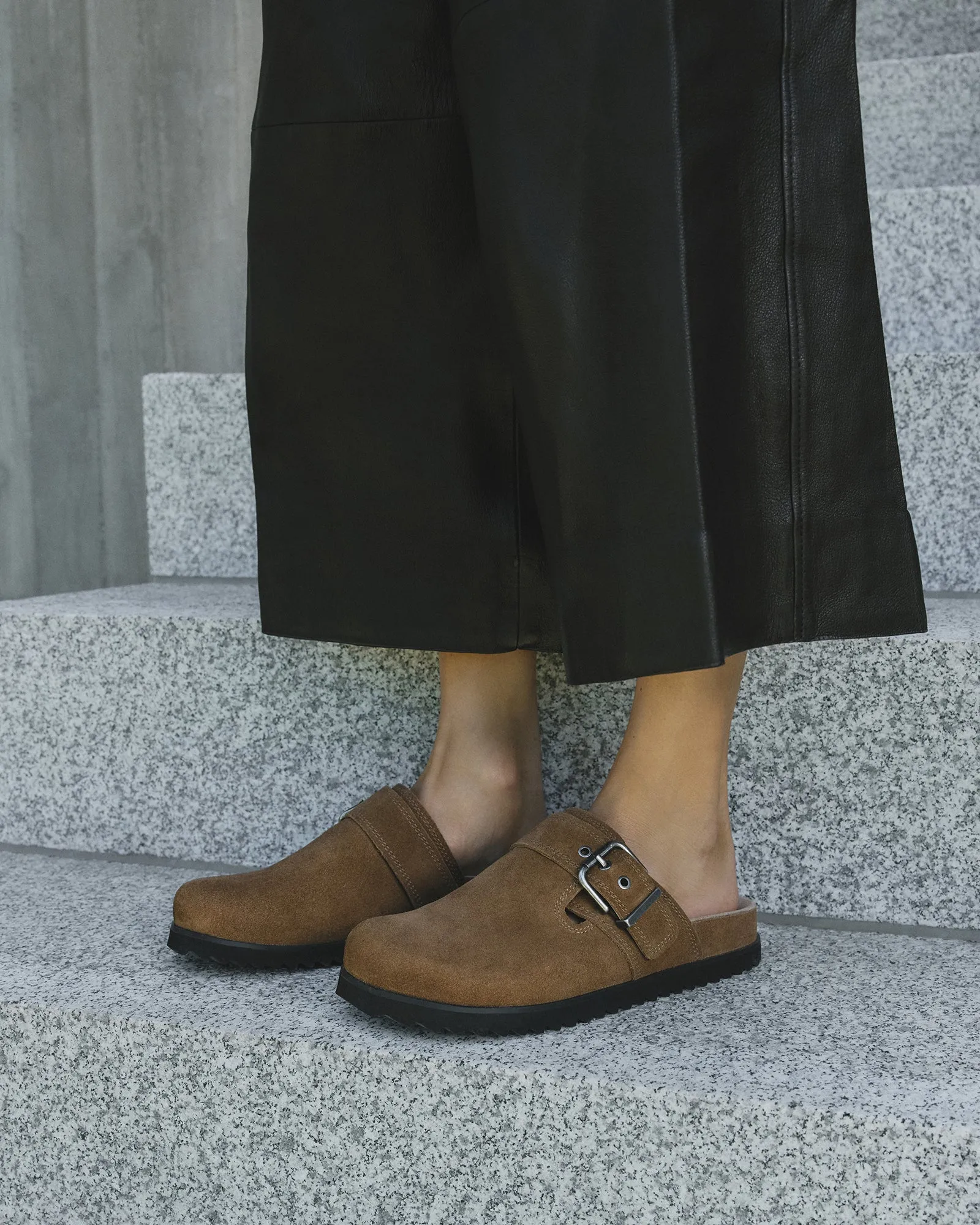 JUNO CASUAL FLATS BISCUIT SUEDE Jo Mercer