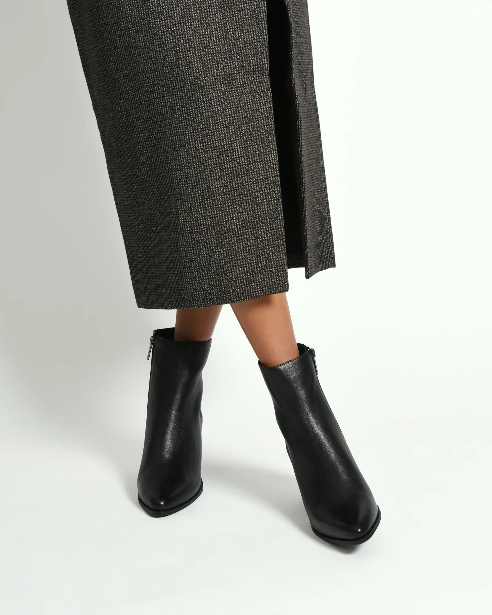 LUNA HIGH ANKLE BOOTS BLACK LEATHER Jo Mercer