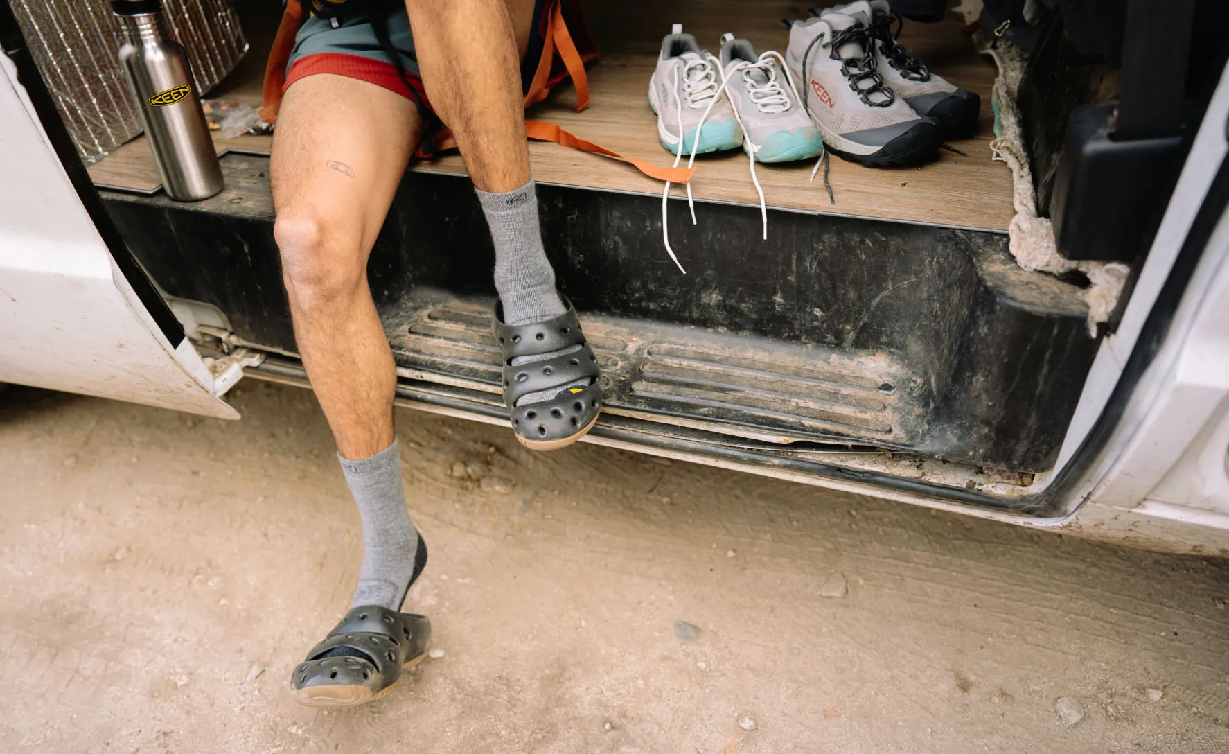 Men's Yogui Clog  |  Black/Magnet KEEN
