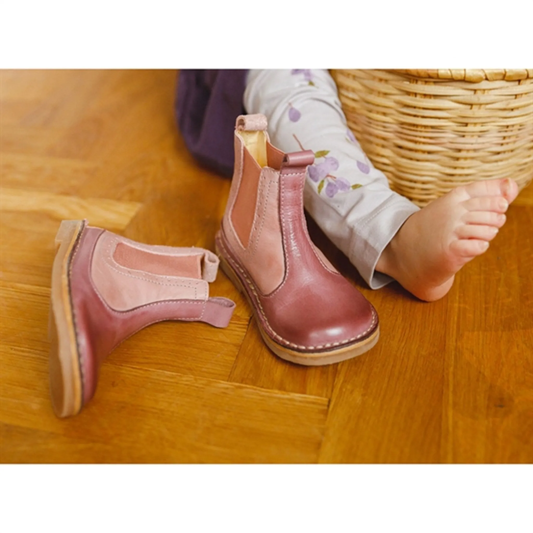 Pom Pom Boot Chelsea Dark Rose