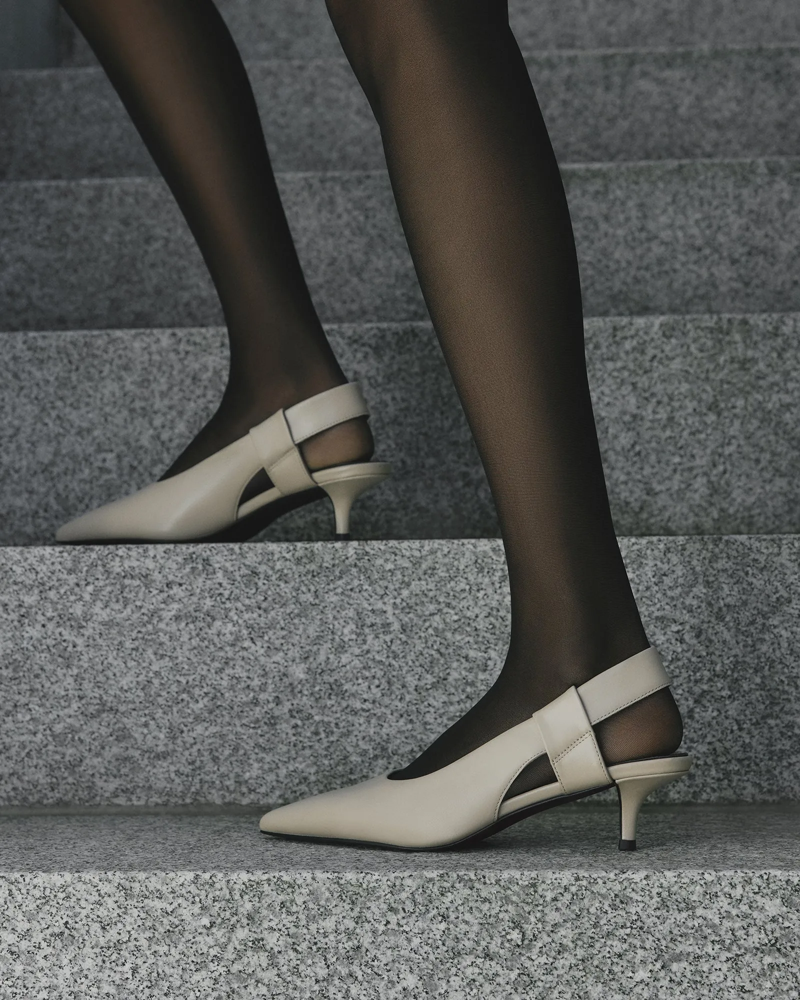 ROSA LOW HEELS SAND LEATHER Jo Mercer
