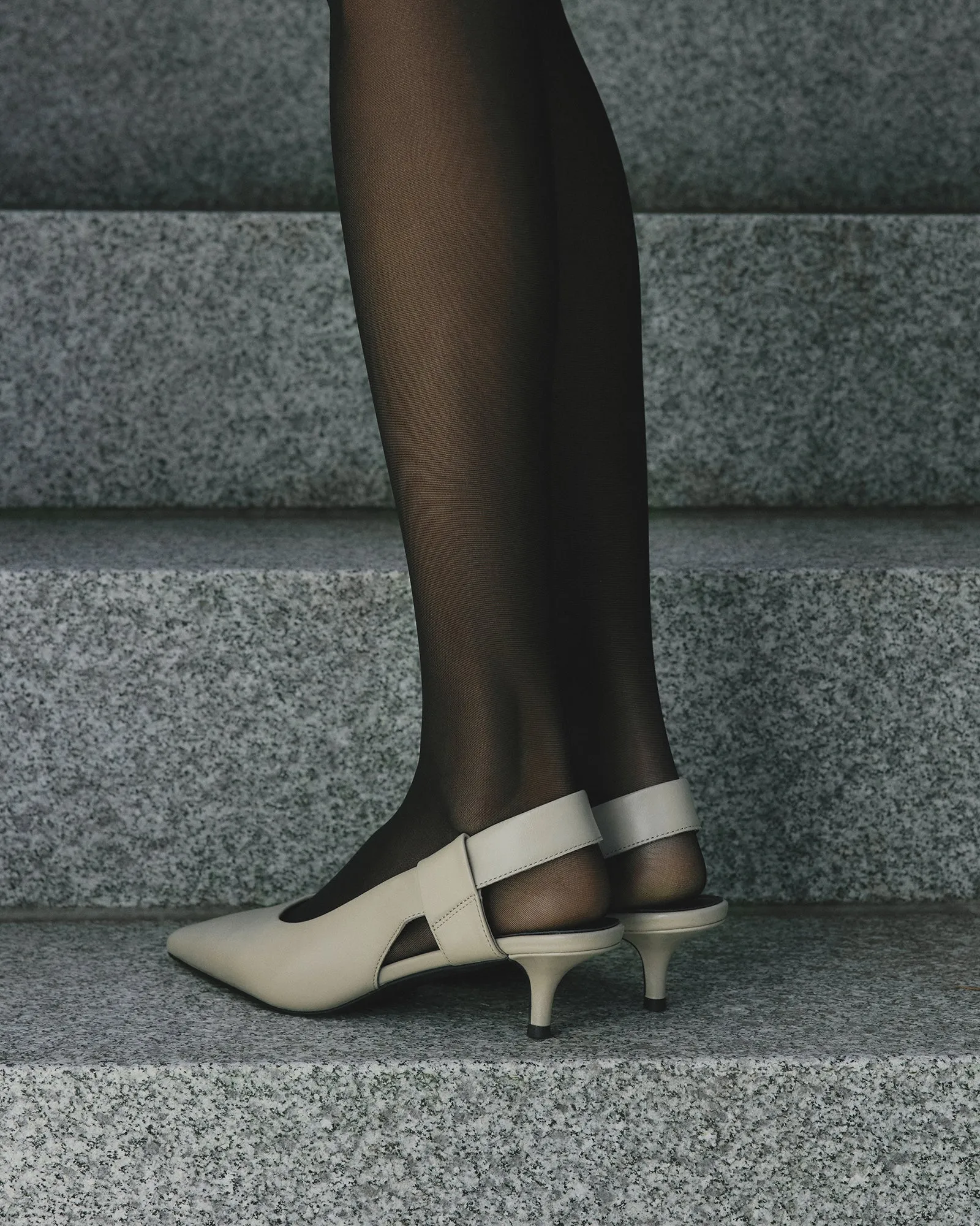 ROSA LOW HEELS SAND LEATHER Jo Mercer