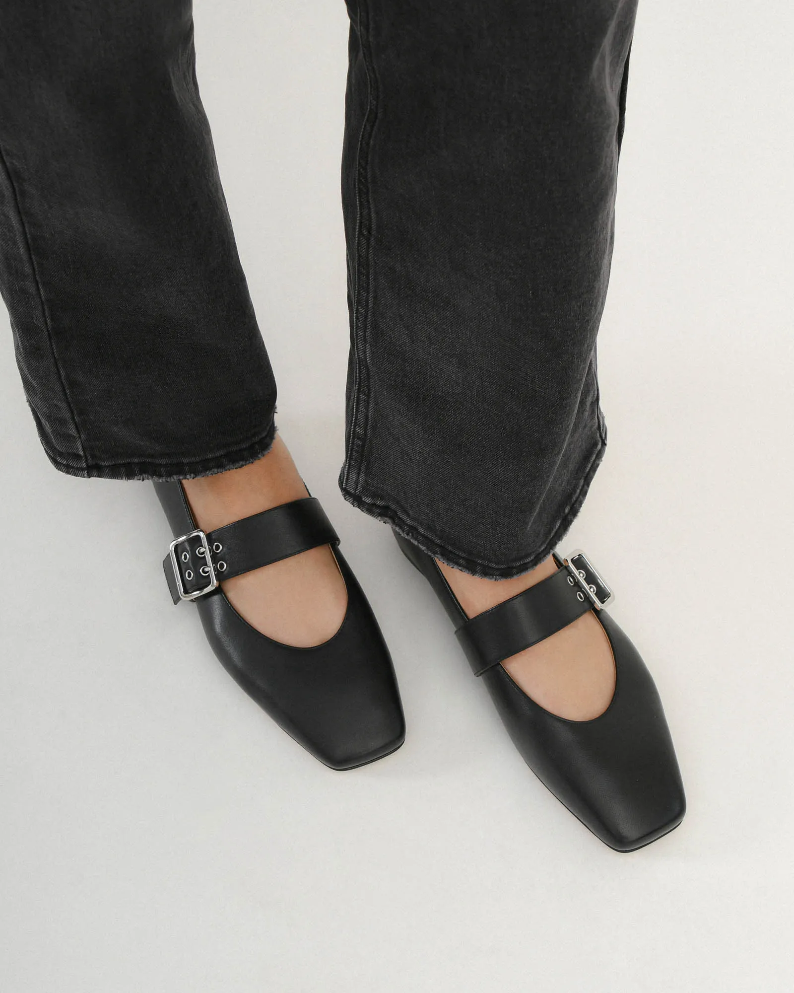 SARAH CASUAL FLATS BLACK LEATHER Jo Mercer
