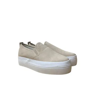 SHOES FLATS  In TAN, Size: 6