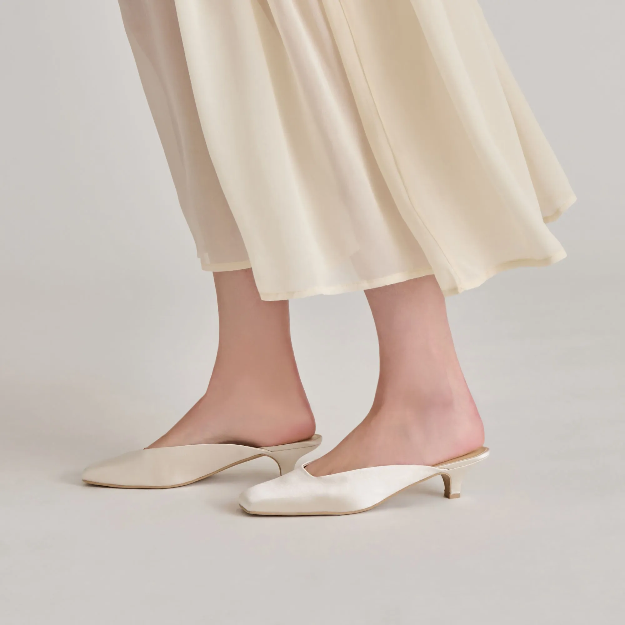 UMARA HEELS IVORY SATIN Dolce Vita