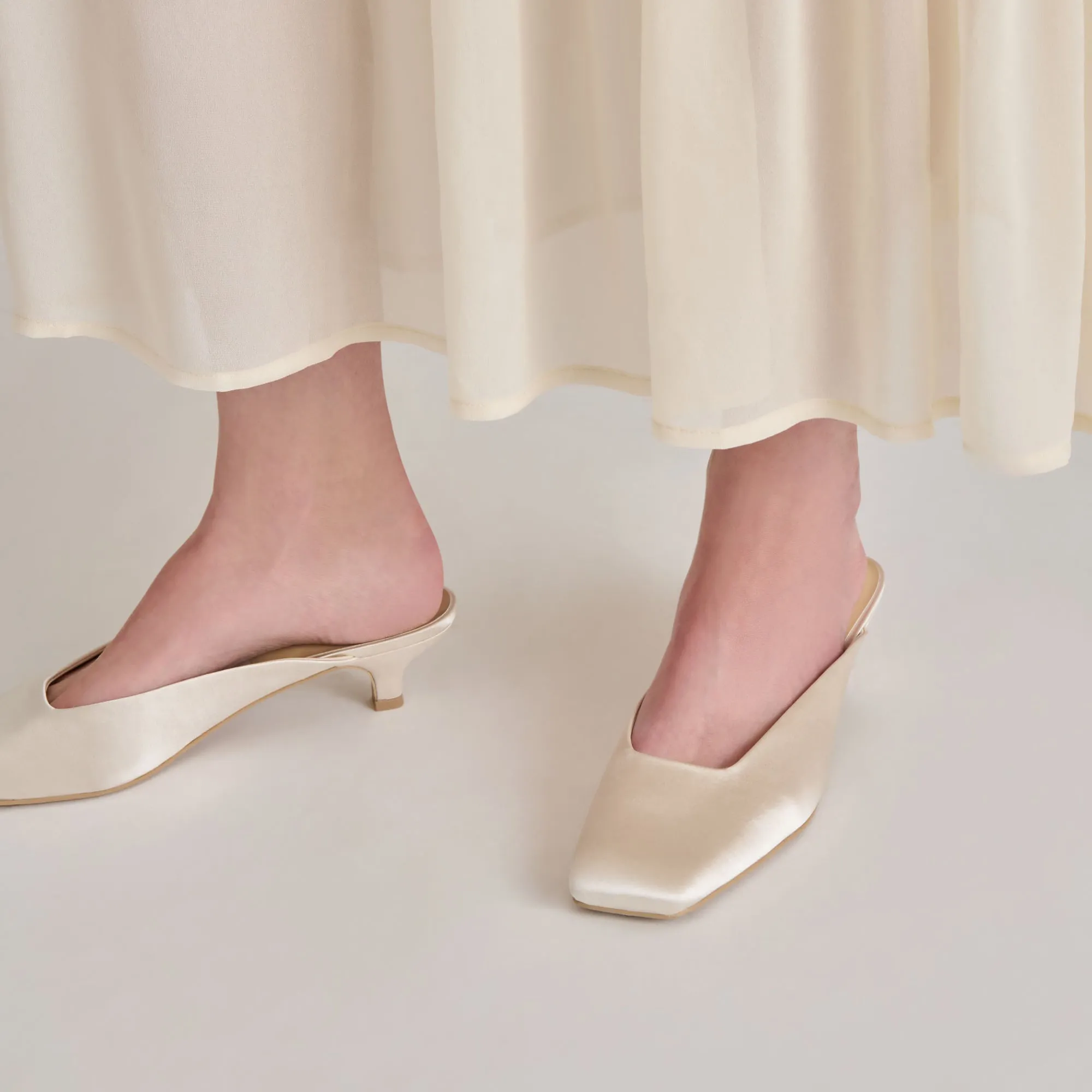 UMARA HEELS IVORY SATIN Dolce Vita