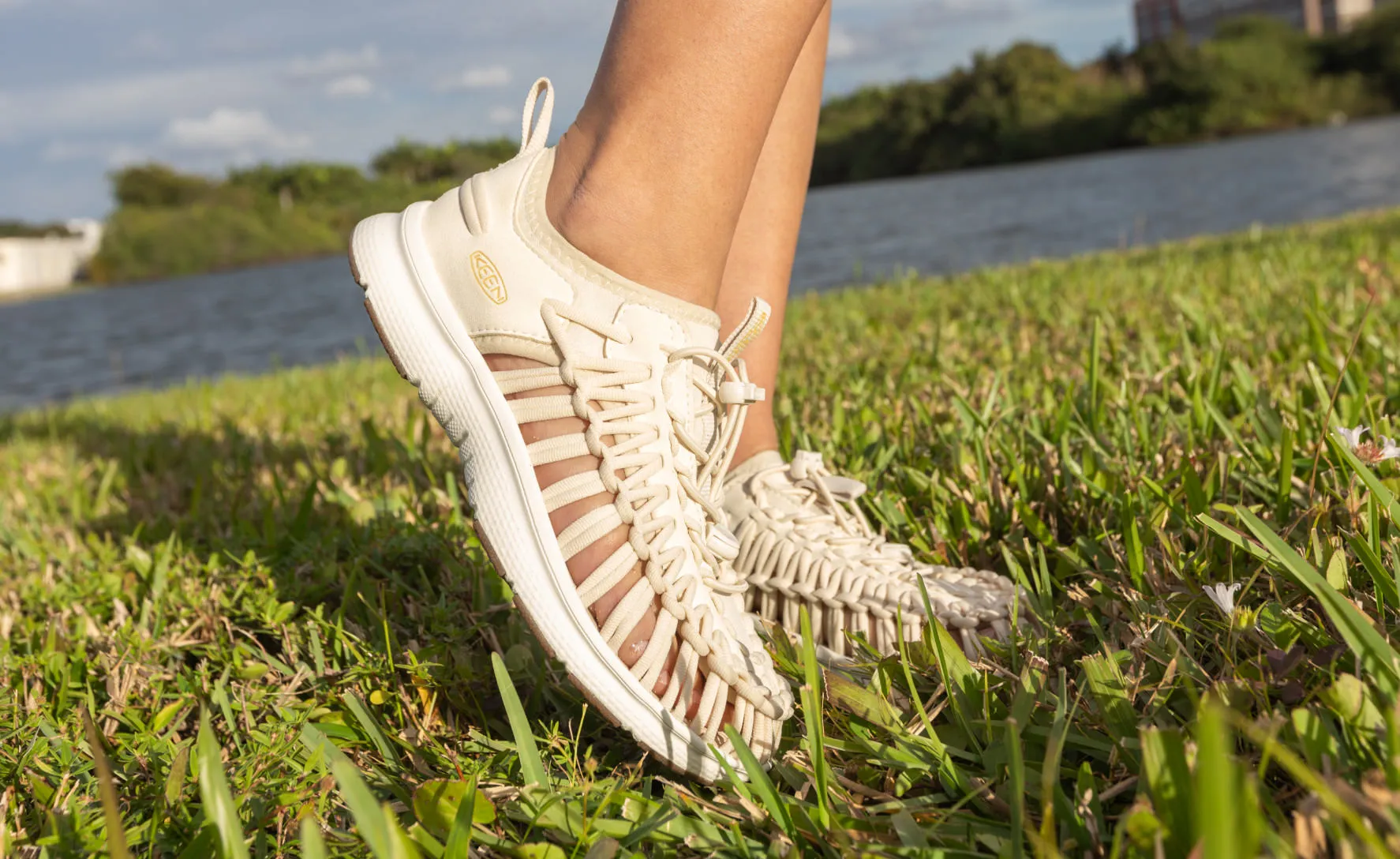 Women's UNEEK O3 Sneaker Sandal  |  Birch/Star White KEEN