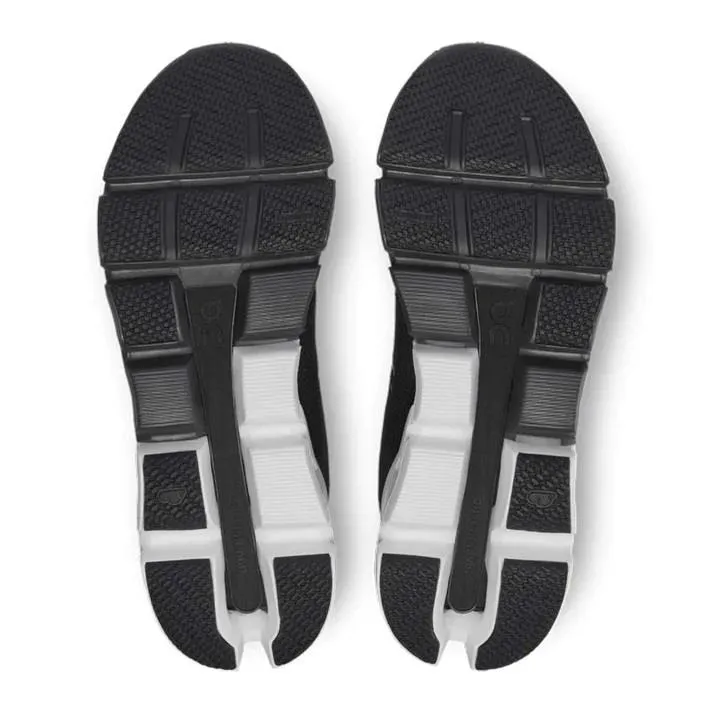 Women's Wide Fit On Cloudflyer 4 Walking Trainers